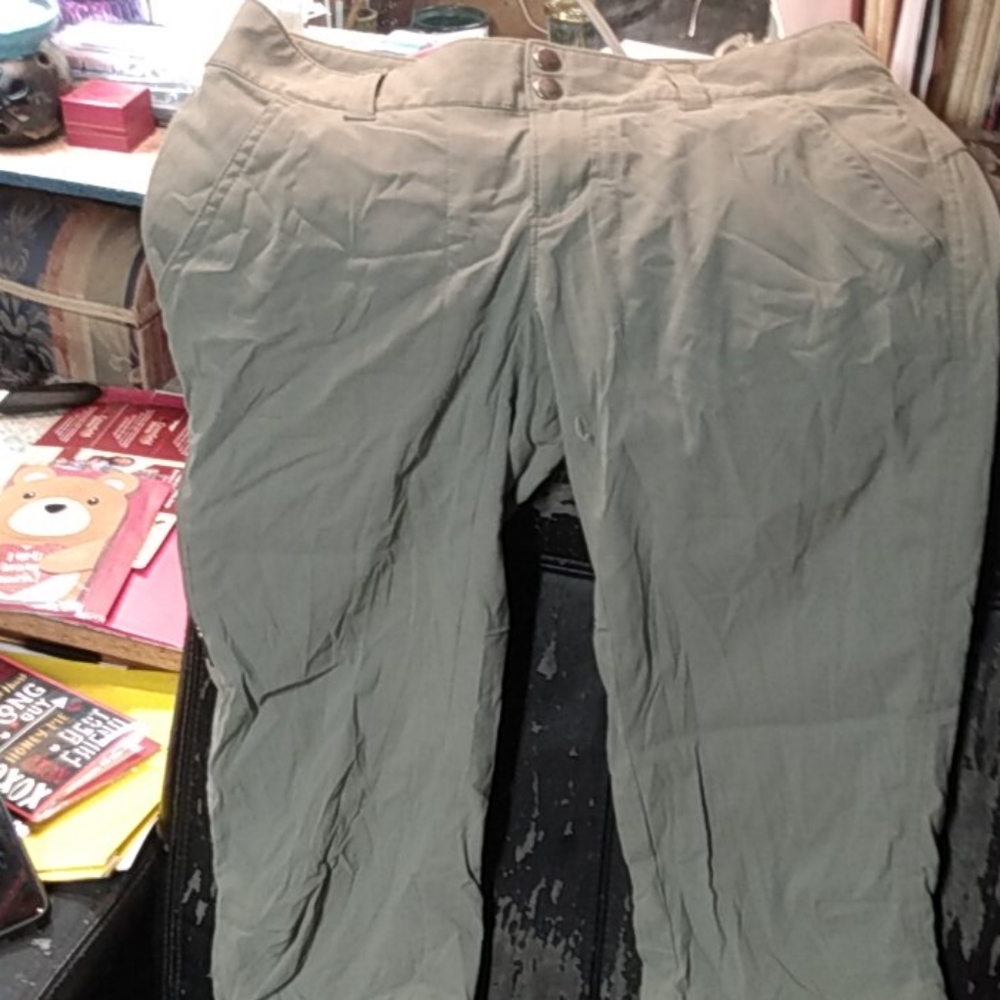 Women's Size 2 Columbia Omni Shield Capri Pants